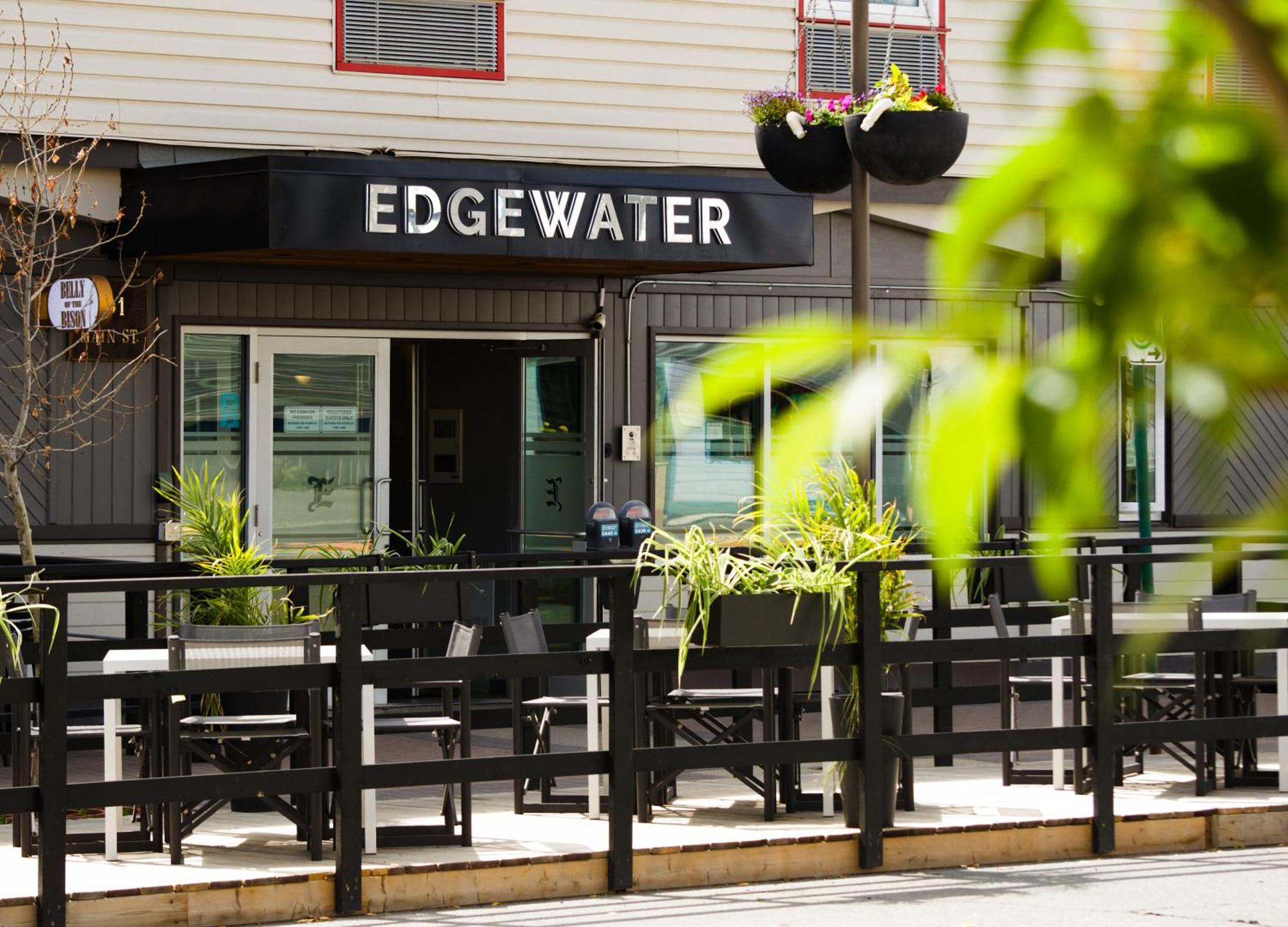 Edgewater Hotel Whitehorse Exterior photo